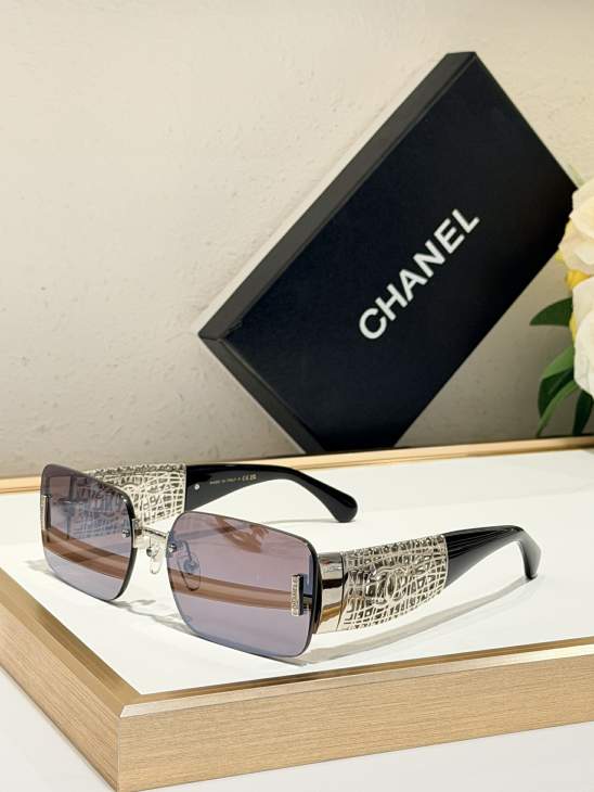 Picture of Chanel Sunglasses _SKUfw80443312fw